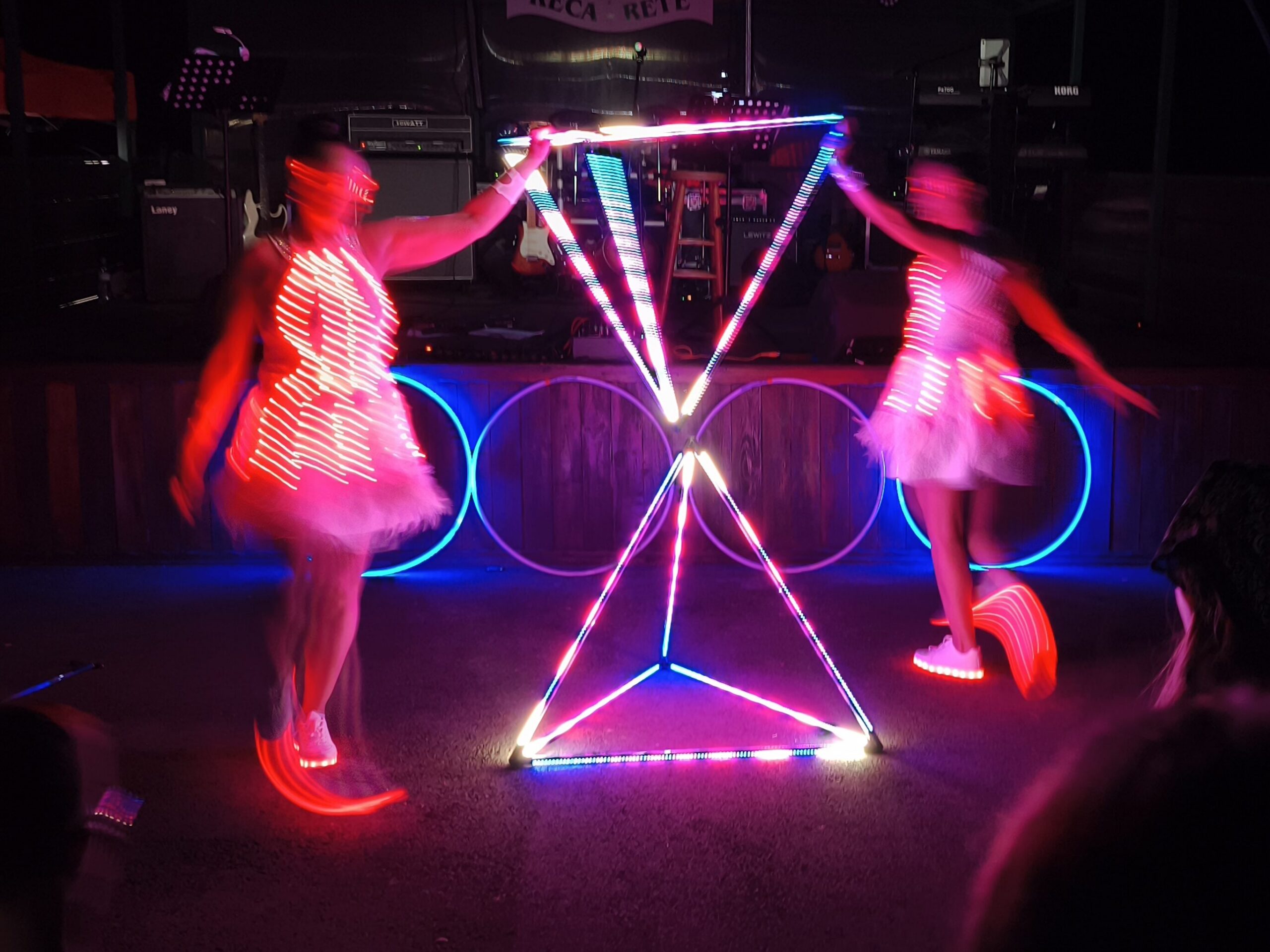 led pyramides