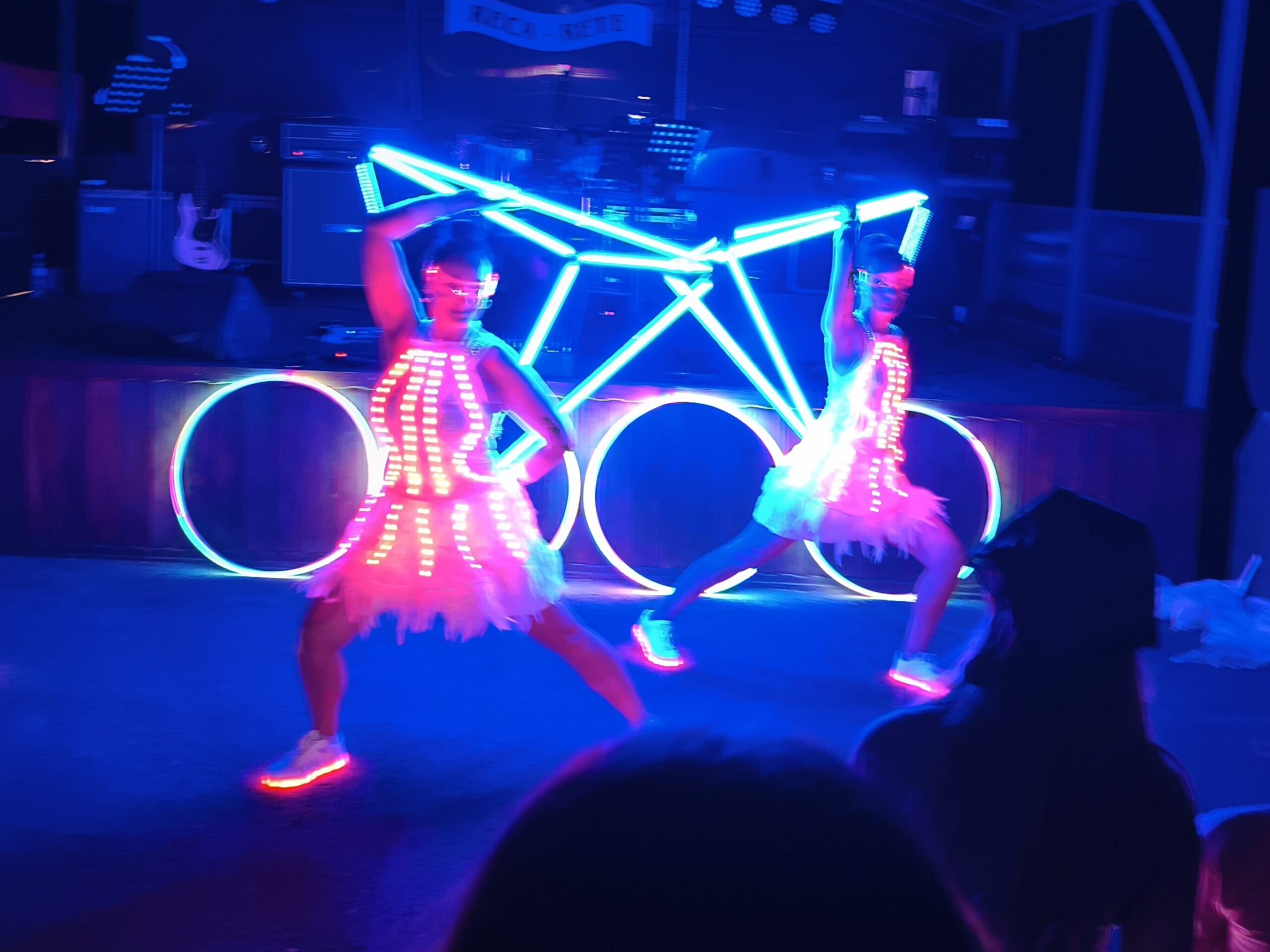 led pyramides